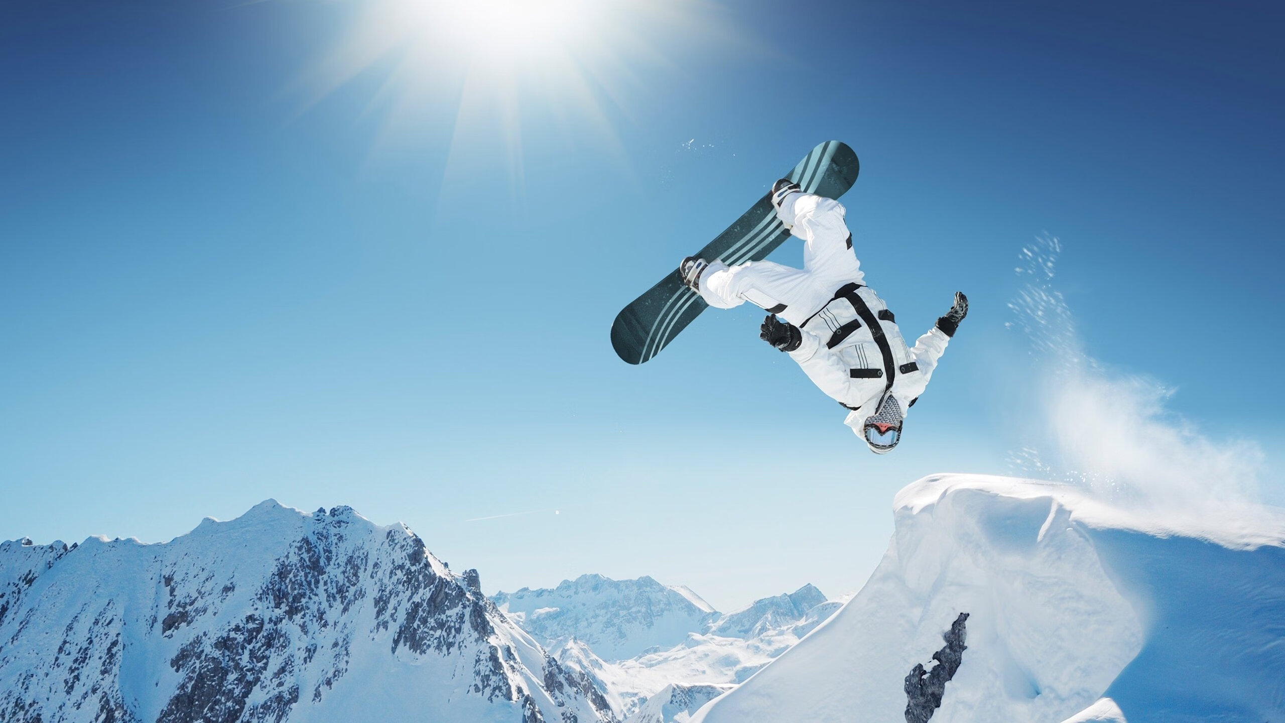 西班牙骑手受邀参加欧洲马术巡回赛，与国际顶级骑手同场竞技。